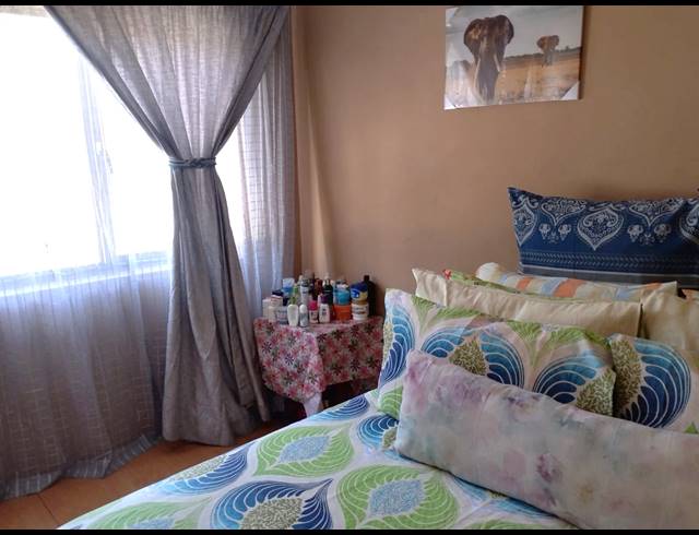 2 BEDROOM FLAT FOR SALE IN BLUFF